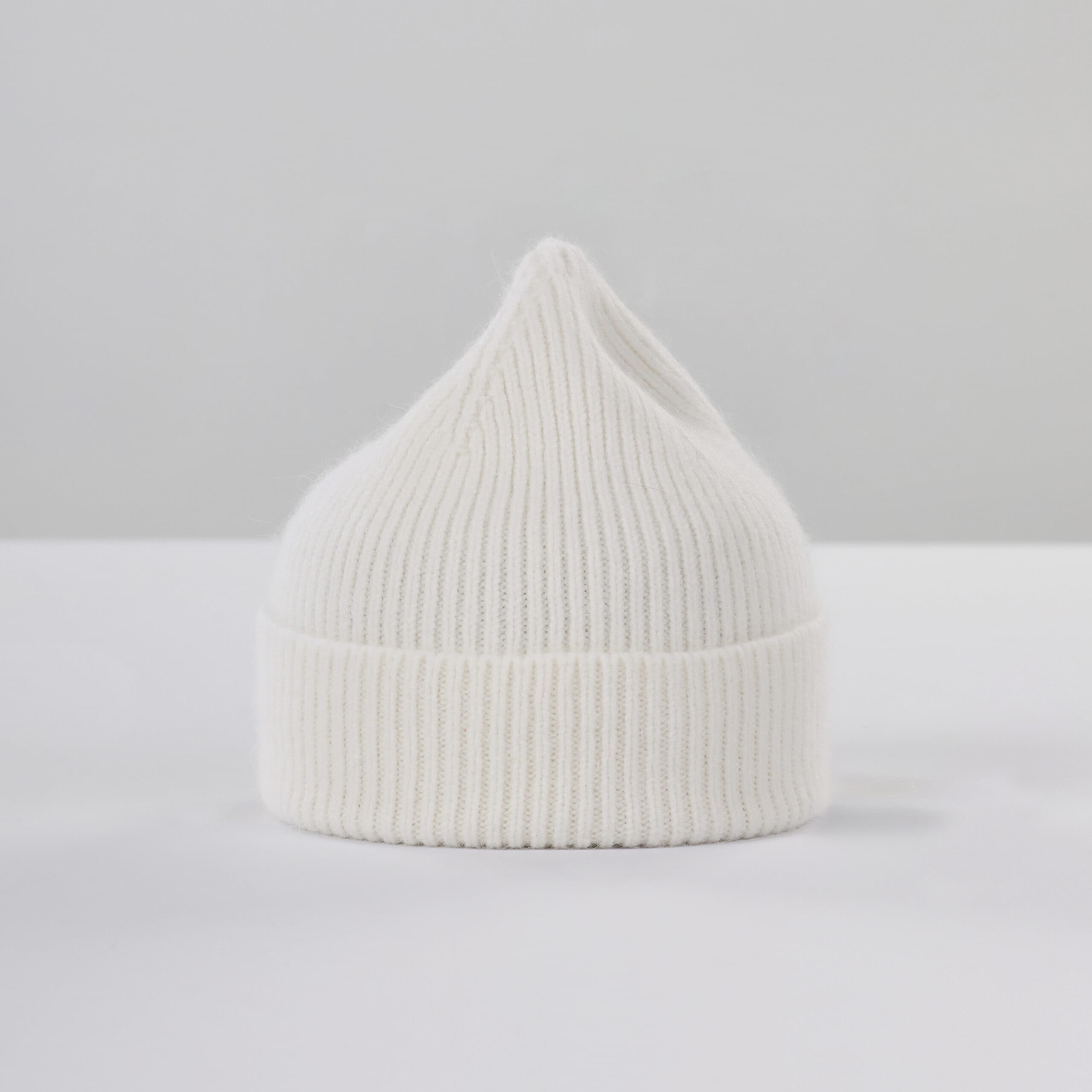 Beanie — Snow
