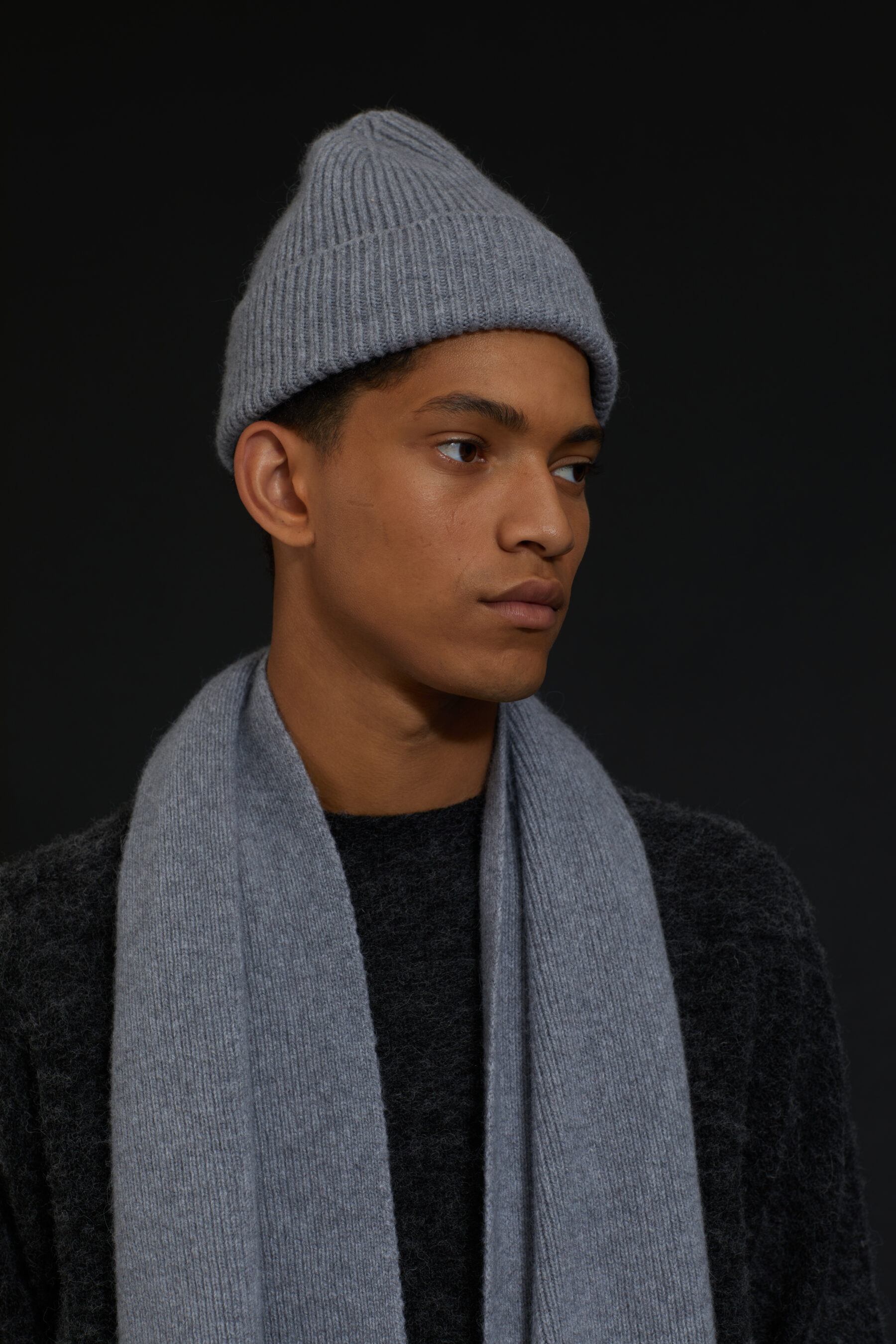 Le bonnet beanie and scarf grey